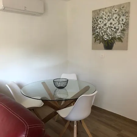 A Castres-saix بيت للعطل سايكس